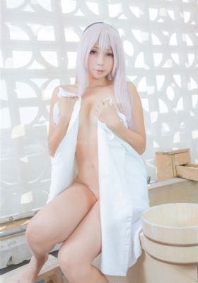 欧美女星皮衣街拍图片_BD韩语在线视频观看